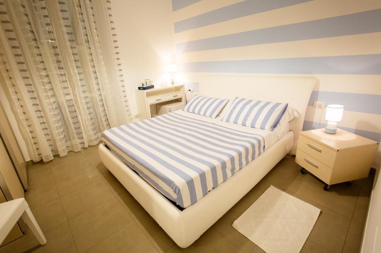 Affittacamere E Appartamenti - Rent Rooms And Apartments Le Camere Nel Corso - Adults Only ラ・スペツィア エクステリア 写真