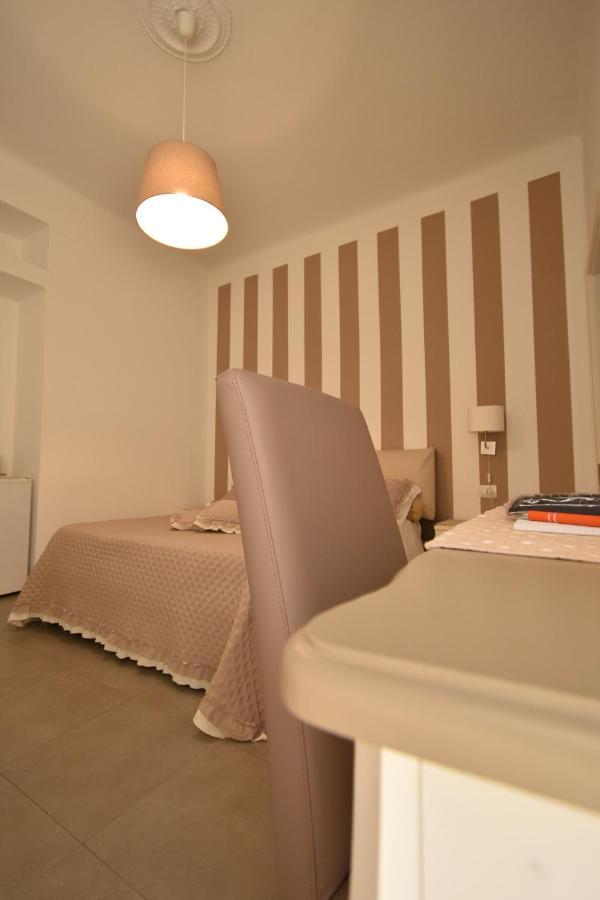 Affittacamere E Appartamenti - Rent Rooms And Apartments Le Camere Nel Corso - Adults Only ラ・スペツィア エクステリア 写真