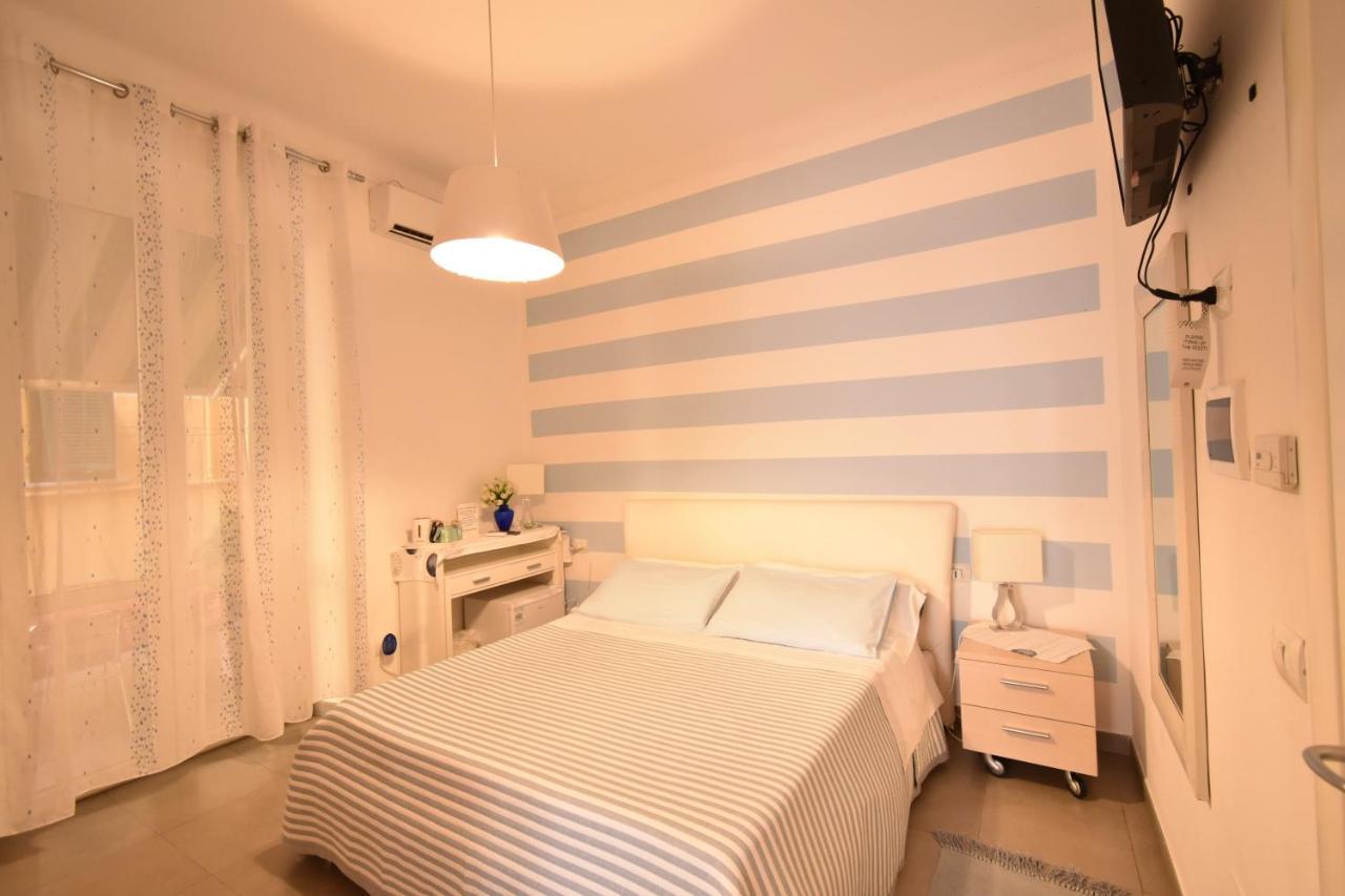 Affittacamere E Appartamenti - Rent Rooms And Apartments Le Camere Nel Corso - Adults Only ラ・スペツィア エクステリア 写真