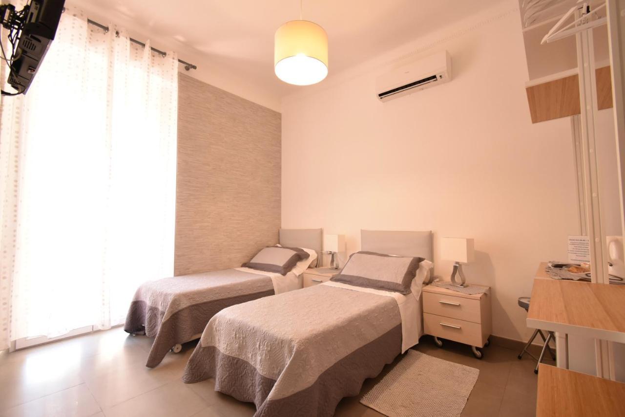Affittacamere E Appartamenti - Rent Rooms And Apartments Le Camere Nel Corso - Adults Only ラ・スペツィア エクステリア 写真