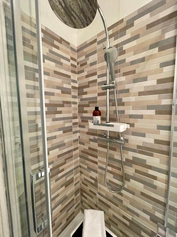 Affittacamere E Appartamenti - Rent Rooms And Apartments Le Camere Nel Corso - Adults Only ラ・スペツィア エクステリア 写真