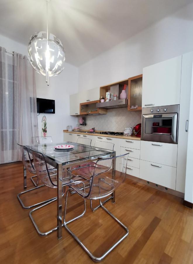 Affittacamere E Appartamenti - Rent Rooms And Apartments Le Camere Nel Corso - Adults Only ラ・スペツィア エクステリア 写真