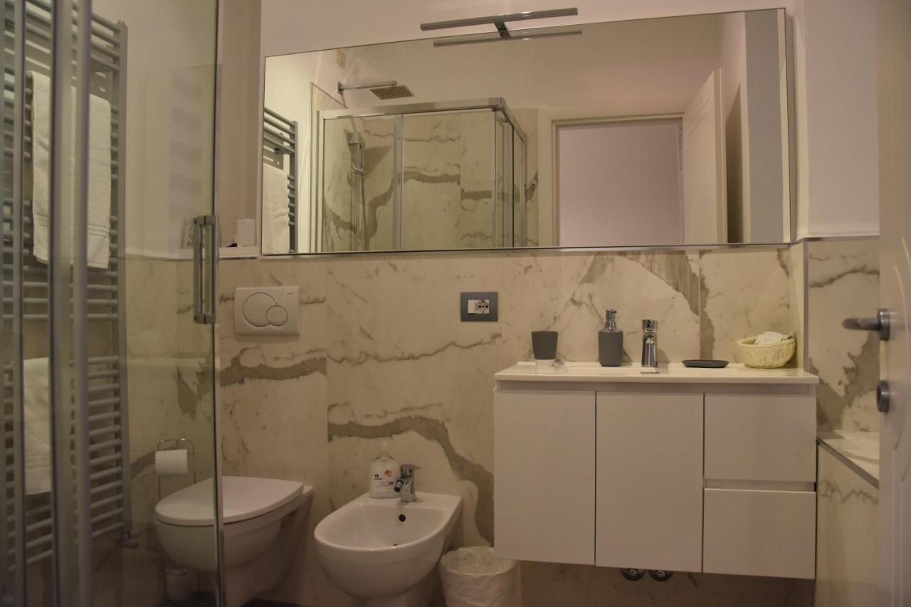 Affittacamere E Appartamenti - Rent Rooms And Apartments Le Camere Nel Corso - Adults Only ラ・スペツィア エクステリア 写真