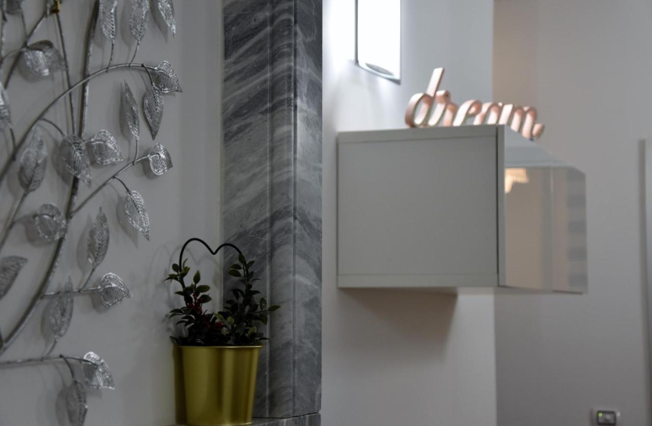 Affittacamere E Appartamenti - Rent Rooms And Apartments Le Camere Nel Corso - Adults Only ラ・スペツィア エクステリア 写真